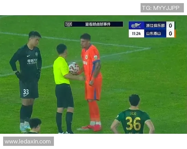 中超激战那不勒斯险胜莱比锡神扑引发争议判罚全场沸腾